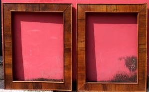 coppia cornici in noce lastronato con filetto all'interno XIX° sec. cm.40 x 56